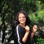 Nandita Swetha Instagram - Nature heals-) . . #nature #love #black #smile #roadtravel #sakaleshpur #dharmasthala #templevisit #myself #nomakeup #karnataka #curlyhair Karnataka