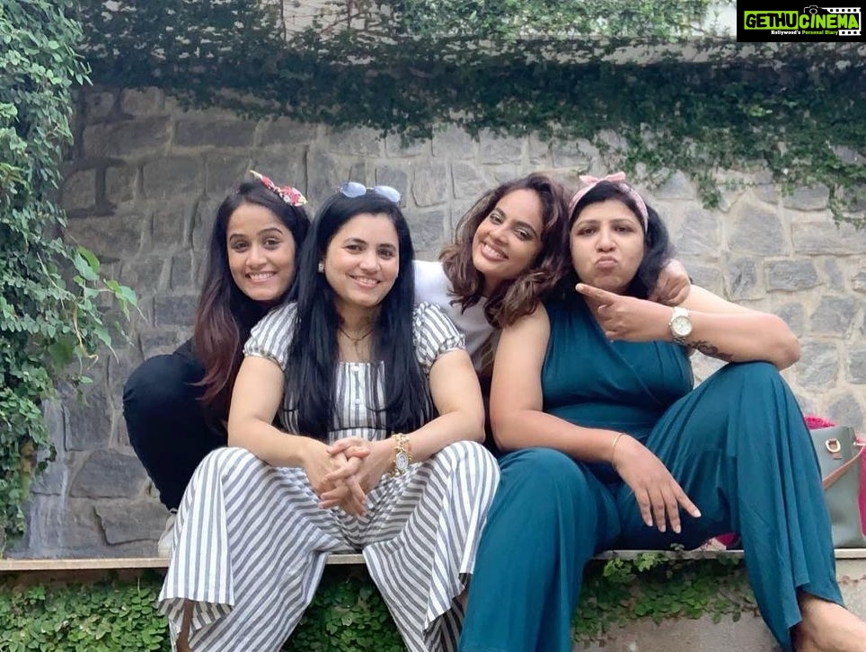 Nandita Swetha Instagram - Wat else we need? Less friends n lot of fun. . @prakash.sowmya @vj_hemalatha @smitha.patil.735 . . #dayout #girlgang #sweethearts #roadtrip #pout #crazygirl #we4 #vjhema #bangalore #wineyard #fun #friends #girlfriends Bangalore, India