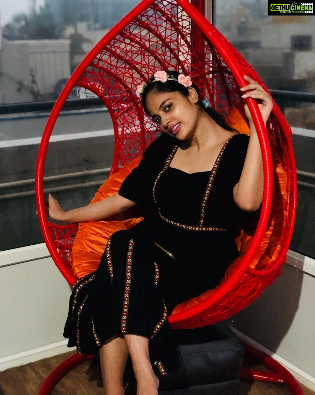 Nandita Swetha - 49.9K Likes - Camera loves me❤️❤️❤️
.
.
Shot on @apple
Clicked by @vj_hemalatha
Wearing @vajor
.
#blackdress #swing #pose #nomakeup #sunset #eveningclick #colors #friend’sclick #flowet #tiara #weekend #click #iphone #nofilter