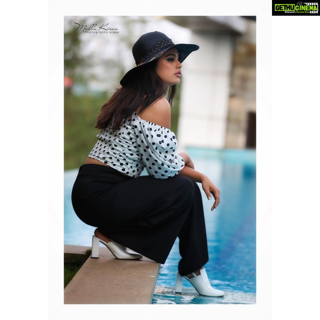 Nandita Swetha Instagram - ‘She wrinkles the body n quitting wrinkles the soul’ Clicked by @madhupkiran Customised hat by @thefiestymiss On request- Top - @shienofficial Palazzo - (Since ages making use this)- Random shop in #commercialstreet White high shoes- @charles&kieth #blacknwhite #poser #actor #pulkadot #sunset #photogram #instagram #instapic #bangalore #fashionweek #sunset #actress #poser