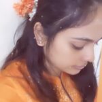 Nandita Swetha Instagram - Tag that girl who still loves #kanakambarahoo Let me see how many of are like me😍😍 #kanakambaram #kanakambralu #kanakambaramflower #flowergirl #homelylook #nomakeup #orange #salwar #look #instapic #instadaily #instamood #ondemand #posting #OOTD