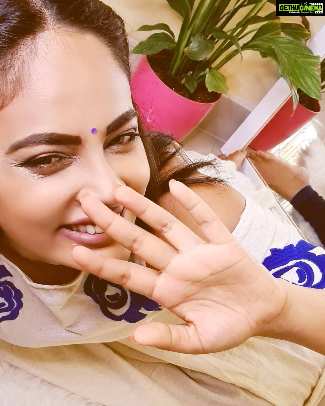 Nandita Swetha - 54.7K Likes - Remember the last time you laughed out loud.
Comment below the reason
Swipe right......... #selfclick #selfcare
#selflove #laugh #pureheart #smile #homely #instapic #instagram #portrait #notedited #candid #loveyourself #S20ultra