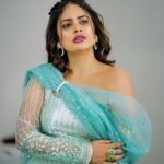 Nandita Swetha Instagram – 🍀🍀🍀
.
Outfit by @kalpana_vogeti 

📸📸📸 by @ravi_cross_clickx 
Hairstylist @vadhumakeupstudio 
Assisted by @thiru_n3
.

#dhee14 #telugu #actresslife #lehenga #croptop #wavyhair