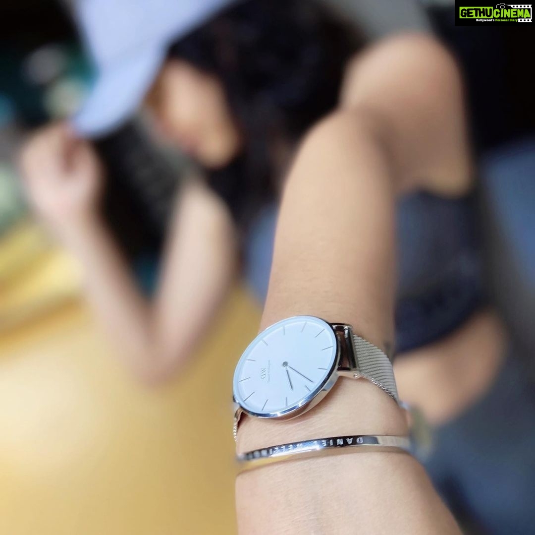 Nandita Swetha Instagram - Time is everything. Be cautious about it. For that you should have a favourite watch on your wrist❤️❤️ Here I am wearing my favourite @danielwellington mesh watch for my workout too. Wanna buy? Here I am giving you my code ‘ NANDITAS’ to get 15% discount on purchase of @danielwellington watch n brecelet on stores or on website http://www.danielwellington.com/ 📸📸📸 @ajay_.leo #Influencer #actor #watch #danielwellingtonwatches #danielwellington #promotion #poser #gym #workoutlook #workout #underarmour #puma #bangalore #collaboration