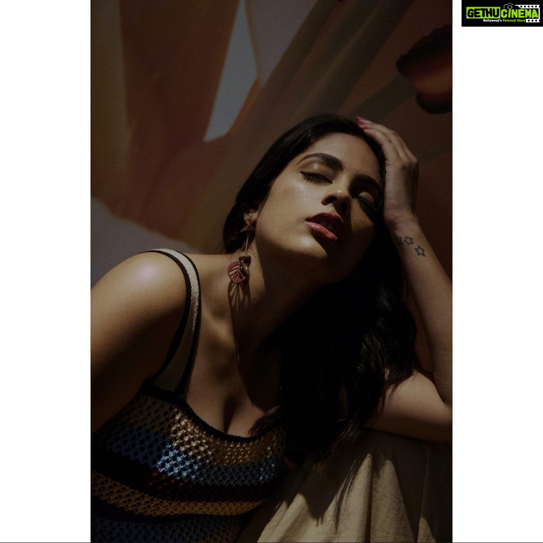 Nandita Swetha Instagram - Be the energy u want to attract #nanditaswetha #actor #click @aykaiy