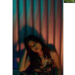 Nandita Swetha Instagram - Jus a lost soul🕸🕸🕸🕸🕸 @aykaiy how can u capture like dis?! #nanditaswetha #dark #click #poser #lostandfound #instaclick #hyderabad #teluguactress #playwithlight Hyderabad - Telagana