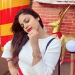 Nandita Swetha Instagram – danielwellington is spoiling us with their crazy deals! Add my code DWNANDITA for an extra 15% off on the website. Offer valid till stock lasts!  #DanielWellington #AD 
 @danielwellington #watches #christmassvibe #redlipstick