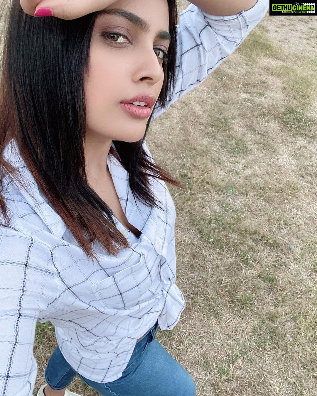 Nandita Swetha Instagram - I am more than a body🐰🐰🐰 @apple @iphone_11__pro__max @instagram . . . #actor #nanditaswetha #whiteshirt #selfie #iphone11pro #apple #straighthair #shootdiaries #telugu #south #hyderabad #instagram #instafamily #400k #nanditasweta #nanditaswethaofficial #youtube #trending