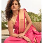 Nandita Swetha Instagram - I finally realised something. Showcase who u r than trying to be someone else 🥰🥰🥰 #nanditaswetha #actor #south #poser #candid #makka #redsaree #messyhair #nomkaup #instagram @instagram