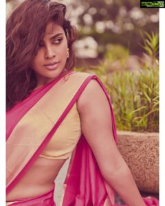 Nandita Swetha Instagram - On my own🧶🧶🧶
📸📸📸 by @bhagathmakka 
Saree from @magicalcollectionss 😍😍😍
Location @hyattregencychennai 
#saree #poser #actor #south #candid #wetlookhair