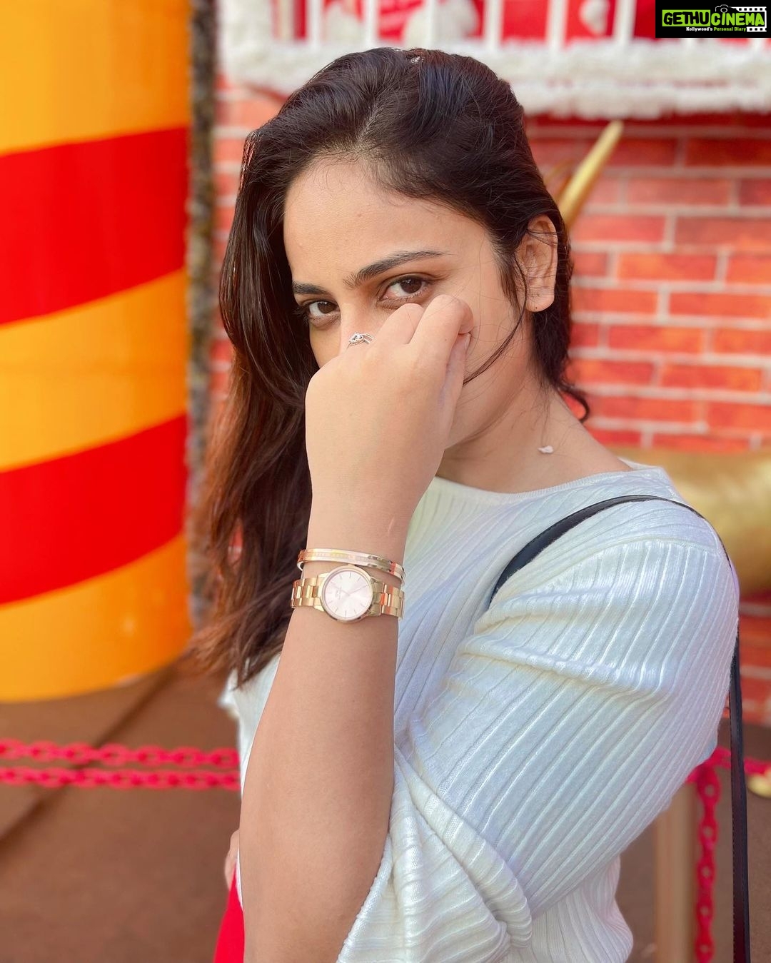 Nandita Swetha Instagram - danielwellington is spoiling us with their crazy deals! Add my code DWNANDITA for an extra 15% off on the website. Offer valid till stock lasts! #DanielWellington #AD @danielwellington #watches #christmassvibe #redlipstick