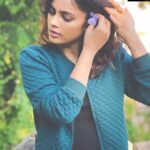 Nandita Swetha Instagram - So wat if m an old school gal🍃🍃🌎🌍 #Actor #poser #filter #flower #india #south #southactress #iphone11pro