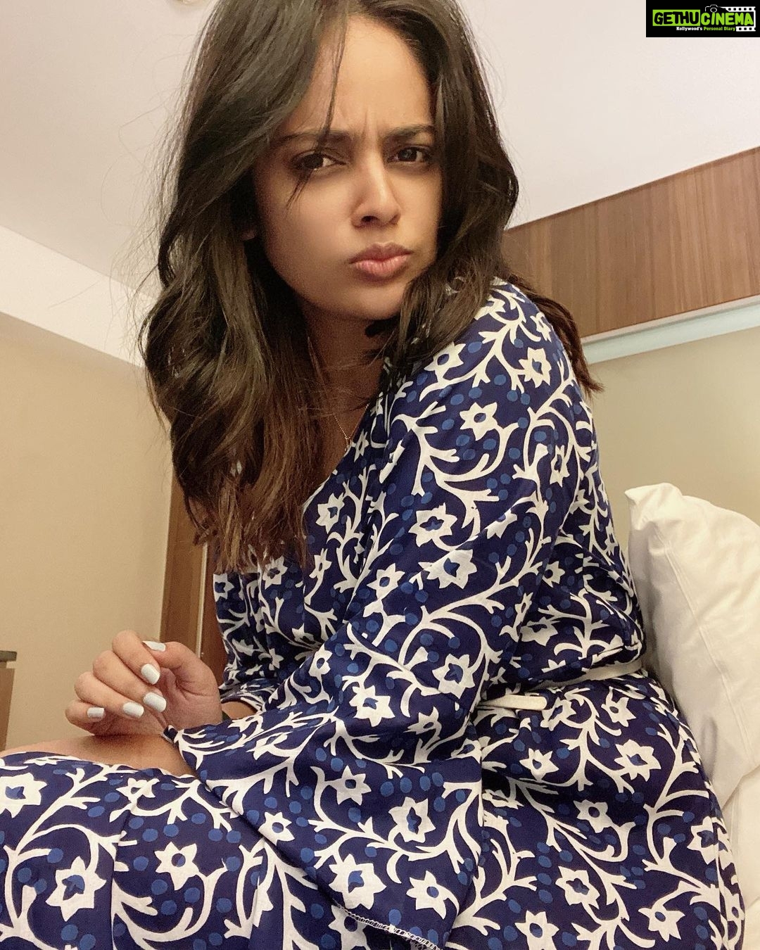 Nandita Swetha Instagram - Watsup you guys🥰🥰🥰🥰 Dress from @candpick #nanditaswetha #influencer #actor #poser #click #chennai #timer #dress #frock #blue #nomakeup #instapic #actress #actresslife #brand #apple #applewatch Chennai, India