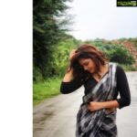 Nandita Swetha Instagram - If u love something fight for it👍👍👍 #sareelove #bestieclick #saree #actor #poser #influencer #blacknwhite #road #click #iphoneclick #G7X #rain #nature #nanditaswetha Saree by @varnudais