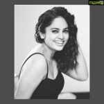 Nandita Swetha Instagram - On my own📸📸📸 Wearing @forevernew_india #poser #smile #spreadpositivity #b&w #glam #pressmeet #throwback Singapore