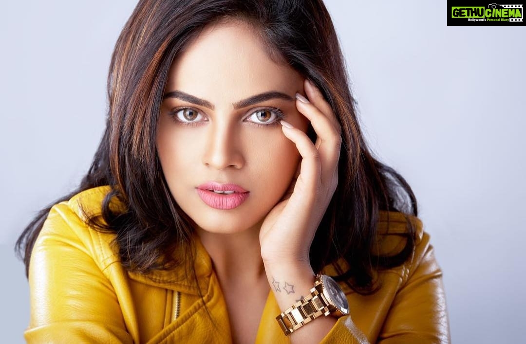 Nandita Swetha Instagram - -) #actor #yellow #closeupshot #mumbai #harjithsingh #gayathri #niteshoot