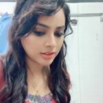 Nandita Swetha Instagram – Can anyone explain wat m I trying to say? 
Best response wil get my inbox msge ☝🏻🖐🏻🖐🏻🖐🏻💜🖤❤️💕
#tiktok #challenge #Answer