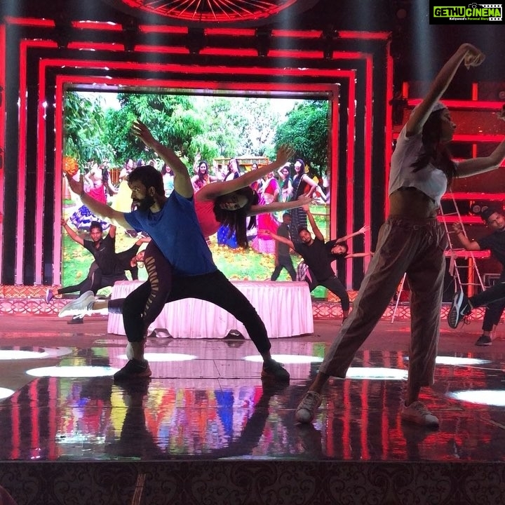 Nandita Swetha Instagram - Respect to all the choreographers and dancers-)) #Dancer #actorlife #hyderabad #throwback #practice #telugu #tired #workmode