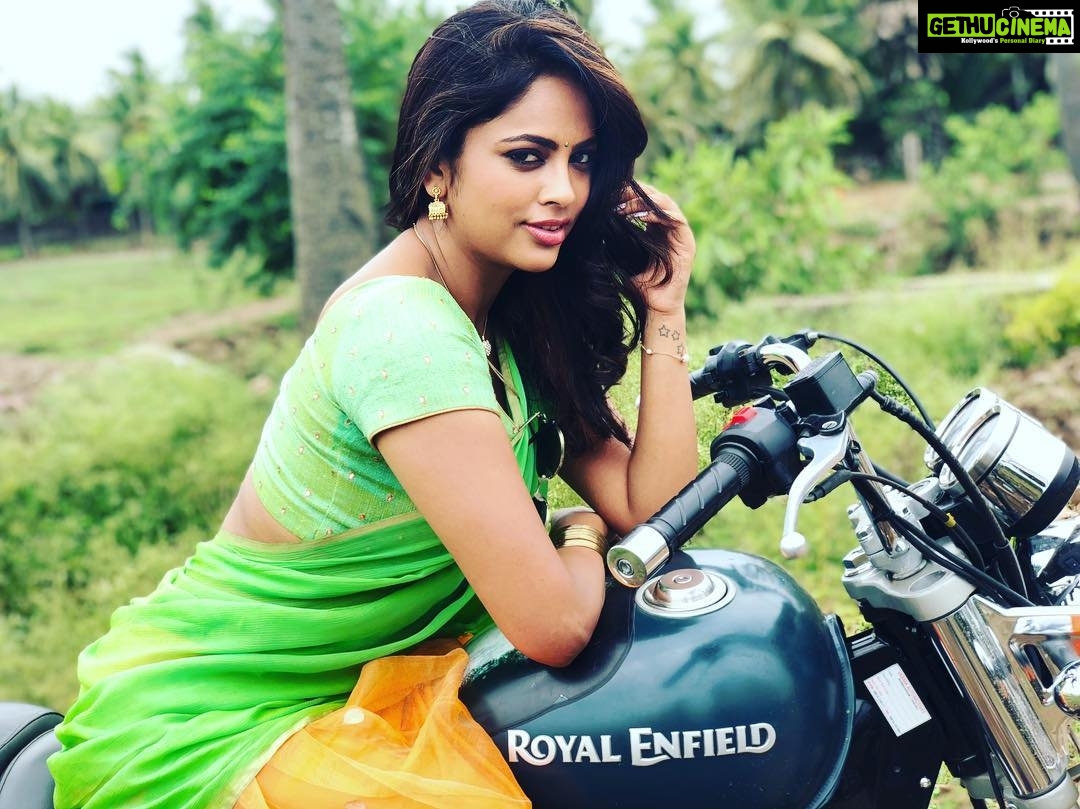 Nandita Swetha Instagram - Hey yooo, M doin fineπππ #Poser #Actor #Actress #Green #Homely #Shootmode #Royalenfield