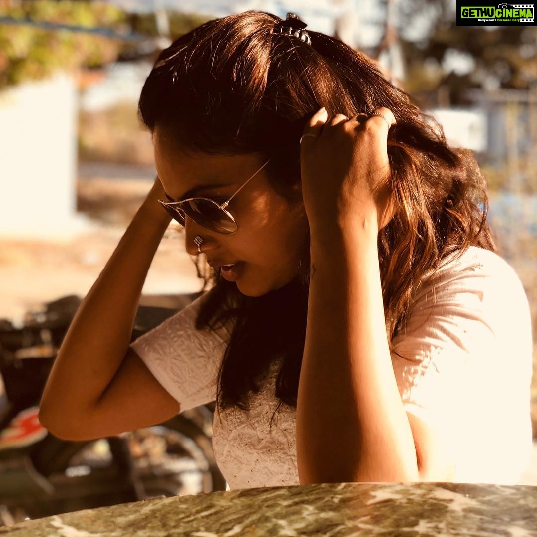 Nandita Swetha Instagram - Picture perfect #Travel #Temple #Roadtrip #nomakeup #casual