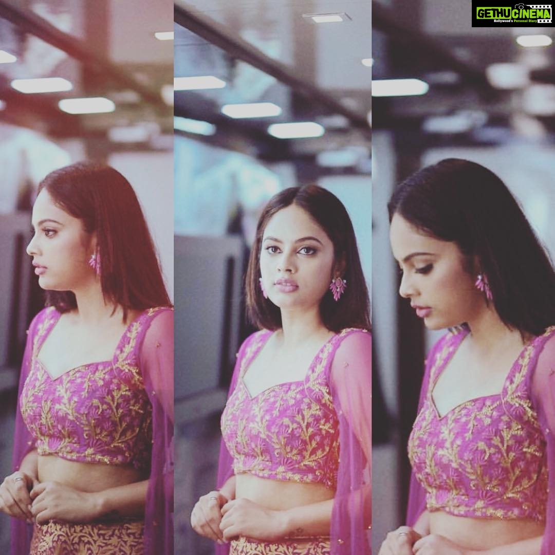 Nandita Swetha Instagram - Clicked by @portraitsbyrt @reshmakunhi #chennai #nostalgie #Pink #poser