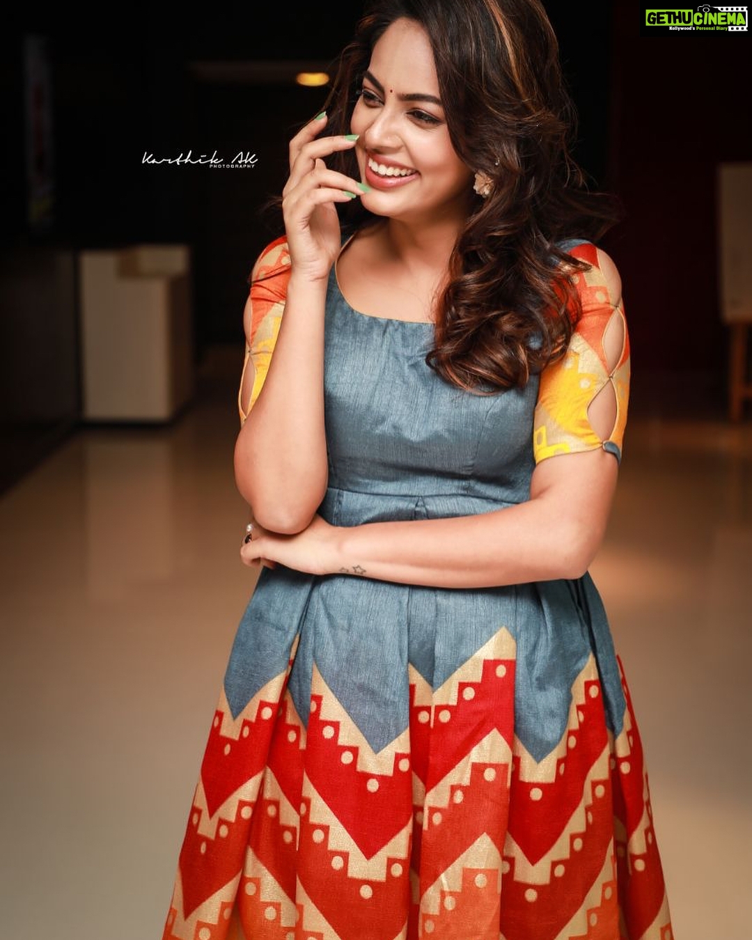 Nandita Swetha Instagram - M tired still happy to smile at the cameras. Clicked by @karthikakphotography u r awesome broππ»ππ» #Asuravdham #Release #Dress #Smile #Actor #Kollywood #Tollywood