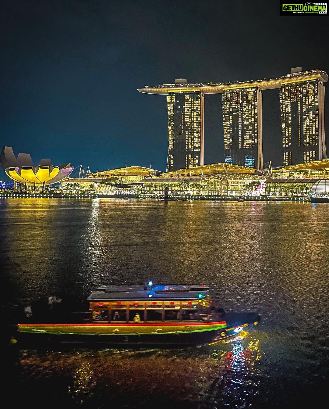 Narelle Kheng Instagram - Roman Sunset Yellow they said ๐ Thanks for having me at the FENDI Marina Bay Sands Opening! Itโs been awhile since Iโve been dressed up with these guys ๐ In FENDI Spring/Summer 2022 Collection #Fendi, #FendiSS22, @Fendi #FendiPeekaboo, #fendigraphy