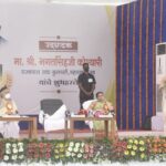Navaneet Kaur Instagram - महामहिम राज्यपाल श्री भगतसिंग कोशारी याचे शुभहस्ते श्री शिवाजी शिक्षण संस्था व कृषी महाविद्यालयाच्या नवीन प्रशासकीय इमारतीचे उदघाटन संपन्न, शिवाजी शिक्षण संस्था अध्यक्ष श्री हर्षवर्धनजी देशमुख,महापौर चेतन गावंडे आदींसह संस्था कार्यकारिणी सदस्य व मान्यवरांची उपस्थिती शिक्षण महर्षी डॉ पंजाबराव उपाख्य भाऊसाहेब देशमुख यांच्या दूरदृष्टी व शिक्षण विषयक तळमलीमुळेच आज श्री शिवाजी शिक्षण संस्था ही विदर्भातील बहुजनांच्या शिक्षणाची गंगोत्री ठरली... विदर्भाचा अनुशेष भरून काढण्यासाठी व विदर्भ वासीयांना न्याय मिळवून देण्यासाठी विधिमंडळाचे नियोजित हिवाळी अधिवेशन हे ठरल्याप्रमाणे नागपूर येथेच व्हावे राज्यपालांकडे जाहीर मागणी