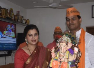 Navaneet Kaur Instagram - श्री गणेश चतुर्थी च्या सर्वांना हार्दिक शुभेच्छा.