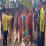 Navaneet Kaur Instagram - महिलांनी शारीरिक व मानसिक दृष्टीने सक्षम राहण्यासाठी वेळातून वेळ काढून व्यायाम करावा व स्वतःला सुदृढ ठेवावे राजस्थानी हितकारक महिला मंडळाने आयोजित केलेल्या या स्तुत्य उपक्रमाचे कौतुक करून महिला आता सर्व क्षेत्रात अग्रेसर असून चूल व मूल यापलीकडे जाऊन महिलांनी स्वतःला सिद्ध केले