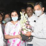 Navaneet Kaur Instagram - मराठा आरक्षण संवाद यात्रेच्या निमित्ताने माननीय खासदार संभाजीराजे भोसले यांचे आज अमरावती शहरात आगमन झाले असता सदिच्छा भेट घेऊन मराठा आरक्षणाला पाठिंबा दिला