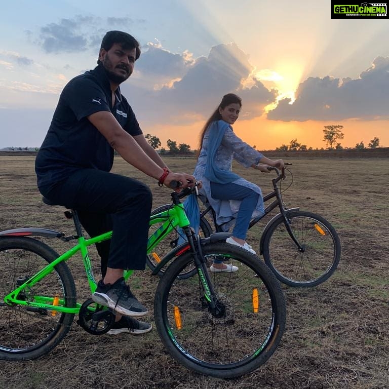 Navaneet Kaur Instagram - आपण सर्वांना जागतिक सायकल दिनाच्या हार्दिक शुभेच्छा।
