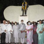 Navaneet Kaur Instagram - मराठा आरक्षण संवाद यात्रेच्या निमित्ताने माननीय खासदार संभाजीराजे भोसले यांचे आज अमरावती शहरात आगमन झाले असता सदिच्छा भेट घेऊन मराठा आरक्षणाला पाठिंबा दिला