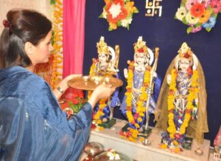 Navaneet Kaur Instagram - जय श्री राम।
