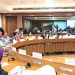 Navaneet Kaur Instagram – RBI बैंक चे प्रतिनिधी आणि प्रधानमंत्री किसान बिमा योजनेचे प्रतिनिधींसोबत आज संसद भवन येथे विमा कंपन्यांची मीटिंग घेऊन नुकसानग्रस्त शेतकरी बांधवांना लवकरात लवकर नुकसान भरपाई देण्यात यावी व त्यांना योग्य ती मदत भविष्यात देण्यात यावी या करिता सूचना देण्यात आली.