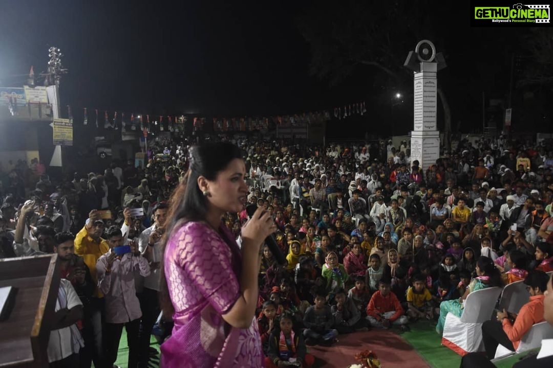 Navaneet Kaur Instagram - भातकुली नगरपंचायत निवडणुकीच्या प्रचारार्थ भव्य जाहीर सभेने संपूर्ण भातकुली स्वाभिमानमय,सगळीकडे पाना चिन्हाचाच बोलबाला,भातकुलीत पुन्हा युवा स्वाभिमान पार्टीचीच एकहाती सत्ता येणार