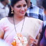 Navaneet Kaur Instagram - निरोप घेतो देवा आम्हा आज्ञा असावी, चुकले आमचे काही त्याची क्षमा असावी, आभाळ भरले होते तू येताना, आता डोळे भरून आलेत तुला निरोप देताना. Pc - @unofficial_abhishek12 @memorybasket_photography