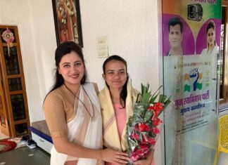Navaneet Kaur Instagram - स्थानिक विलास नगर अमरावती येथील सामान्य कुटुंबातील विद्यार्थिनी कुमारी ममता वानखड़े हिने रिजर्व बैंक ऑफ इंडियातर्फे घेण्यात आलेल्या परीक्षेत 193 रैंक घेऊन सुयश प्राप्त केल्या बद्दल आज शॉल व श्रीफल देऊन सत्कार करण्यात आला व पुढील भावी वाटचाली करीता शुभेच्छा दिल्या.
