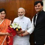 Navaneet Kaur Instagram - देशाचे पंतप्रधान नरेंद्रजी मोदी यांची पी .एम. ओ . कार्यालयात भेट घेऊन अमरावती जिल्हा आणि विदर्भाच्या विकासावर केली चर्चा