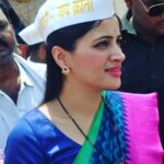 Navaneet Kaur Instagram - क्रांतिसूर्य महात्मा ज्योतिबा फुले यांच्या जयंतीनिमित्त चित्रा चौक येथील महात्मा ज्योतिबा फुले यांच्या पुतळ्याला सौ नवनीत रवी राणा यांनी हारार्पण करून केले विन्रम अभिवादन... स्त्री शिक्षणाचे प्रणेते महात्मा ज्योतिबा फुले यांचे कार्य आणि विचार ना विसरण्यासारखे असून भारतीय स्त्री खऱ्या अर्थाने महात्मा ज्योतिबा फुले मुळेच आज आपल्या पायावर उभी असून प्रत्येक क्षेत्रात कार्यक्षम ..... सौ नवनीत राणा .... युवा स्वाभिमान पार्टीच्या वतीने राजापेठ येथील मुख्य कार्यालयात क्रांतिसूर्य महात्मा ज्योतिबा फुले यांची जयंती साजरी करून केले अभिवादन..... #YSP #YuvaSwabhimanParty #NavneetRaviRana #MLARaviRana #Amravati #Badnera