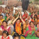Navaneet Kaur Instagram - प्रसिद्ध संकट मोचन हनुमान मंदिर रवी नगर अमरावती येथे हनुमान जयंती महोत्सव २०१८ या कार्यक्रमामध्ये सौ. नवनीत रवि राणा यांनी घेतले दर्शन व हजारो भाविक भक्तगण यांच्या उपस्थितीत केले हनुमान चालीसा पठन #YSP #YuvaSwabhimanParty #NavneetRaviRana #MLARaviRana #Amravati #Badnera