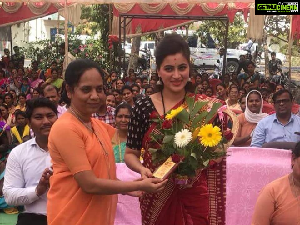 Navaneet Kaur Instagram - दिव्य सदन सोशल सेंटर द्वारा आयोजित महिला दिना निमित्य नवनीत ताई राणा उद्घाटिका म्हणून उपस्तिति दर्शविली #YSP #YuvaSwabhimanParty #NavneetRaviRana #MLARaviRana #Amravati #Badnera