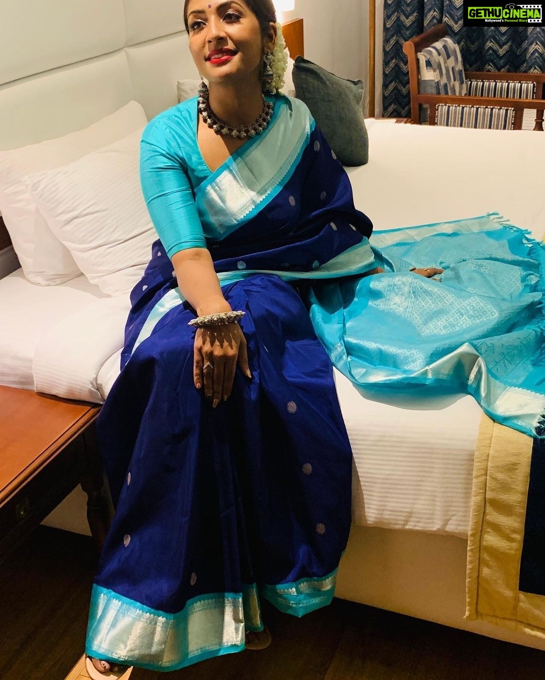 Navya Nair Instagram - State awards function , trivandrum .. jury member ... styling @sabarinathnath make up and hair @reenu_mua costume courtesy @seematti jewellery @mayoora_by_archana Trivandrum, India