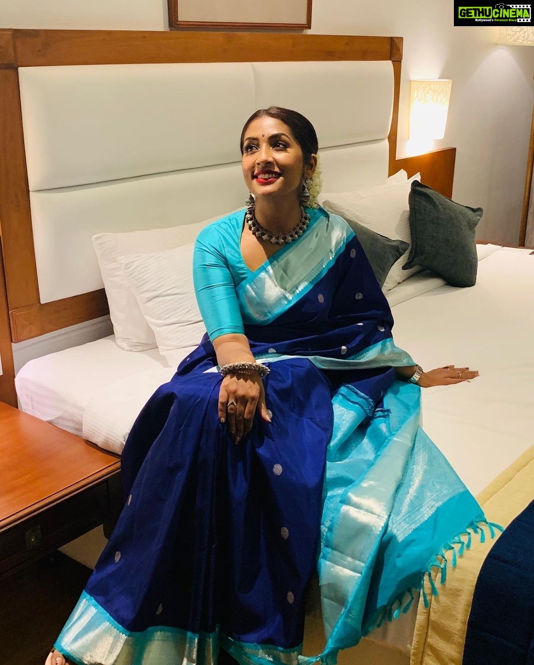 Navya Nair Instagram - State awards function , trivandrum .. jury member ... styling @sabarinathnath make up and hair @reenu_mua costume courtesy @seematti jewellery @mayoora_by_archana Trivandrum, India