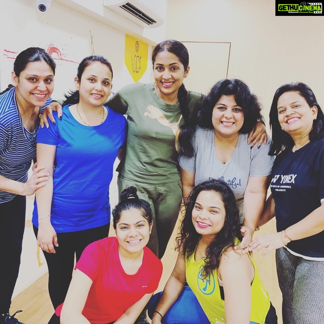 Navya Nair Instagram - Before we sweat lets take a click ... zumba love ❤️❤️❤️ @brenda.n_95 @hansajeswani