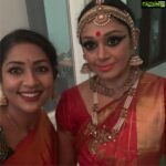 Navya Nair Instagram – Shobhana chechis ‘BHAV ‘ … awesome evening ..