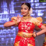 Navya Nair Instagram – Kuwait show … had a wonderful experience .. first of all lemme do a pranaam to my guru MANU MASTER .. thanx to my whole team of talented dancers .. my dear biju @bijudhwanitarang who was the skeleton behind the show .. and to my dear laks (@lakshmi_venuji )who manages everything which i am supposed to damage πππ( manager).. and my lil sai
Thanx to the whole NAFO TEAM .. and thanx a lot to the awesome audience of kuwait who encouraged with applause and brought tears to my eyes through their standing ovation .. love u all ..
