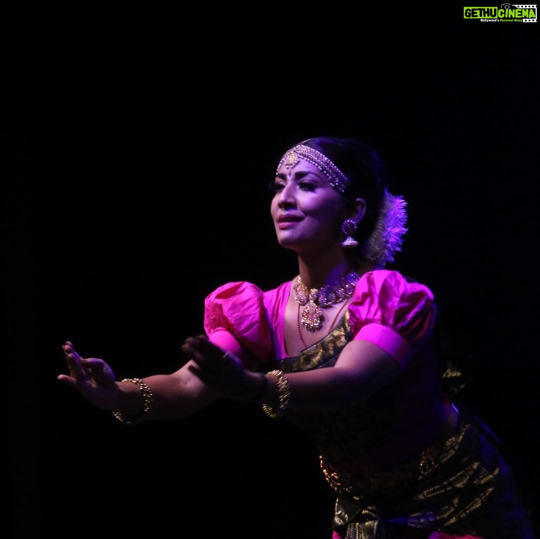 Navya Nair Instagram - Kuwait show ...