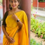 Navya Nair Instagram - Happy vishu to all ... photo credits @bijudhwanitarang 🤗🤗🤗🤗🤗