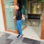 Navya Nair Instagram – 1,2,3,4 click 😜😜😜… pic credits to sandhya 🥰🥰🥰
